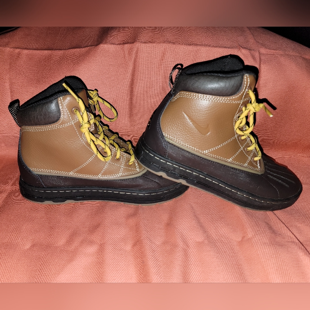 Nike ACG Woodside Boots 3y Brown Youth Unisex 415079-200 like new worn 1x inside - Picture 8 of 11